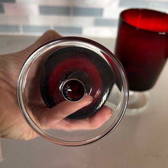 Set of 2 Vintage Ruby Red Glasses  Luminarc France new - Picture 4 of 7